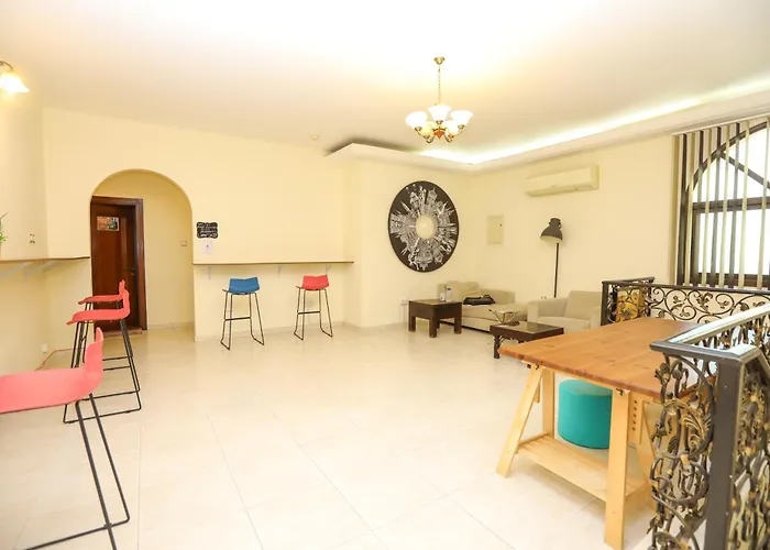 The Villa Hostel - By Lunar